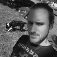 Jeune homme 32 ans cherche rencontre discrète pour plaisir partagé et cunnilingus
